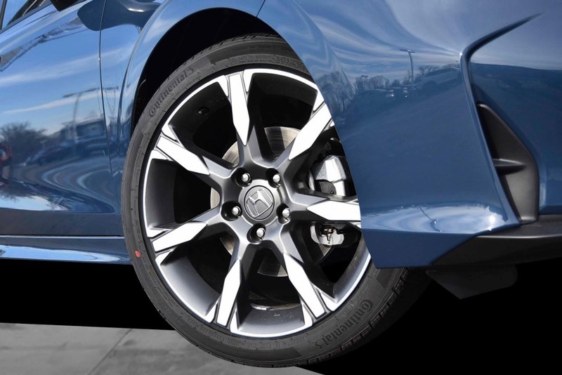 Honda Civic Sedan Hybrid Vehicle Full-screen Gallery Image 3