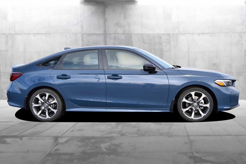 Honda Civic Sedan Hybrid Vehicle Full-screen Gallery Image 5