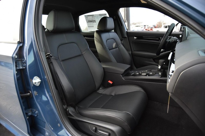 Honda Civic Sedan Hybrid Vehicle Full-screen Gallery Image 23