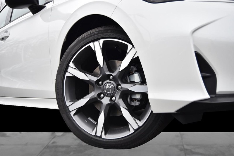 Honda Civic Sedan Hybrid Vehicle Full-screen Gallery Image 3