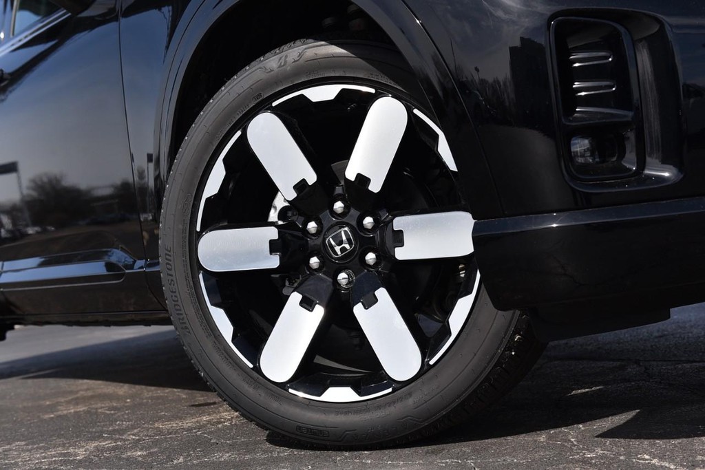 Honda Prologue Vehicle Image 03