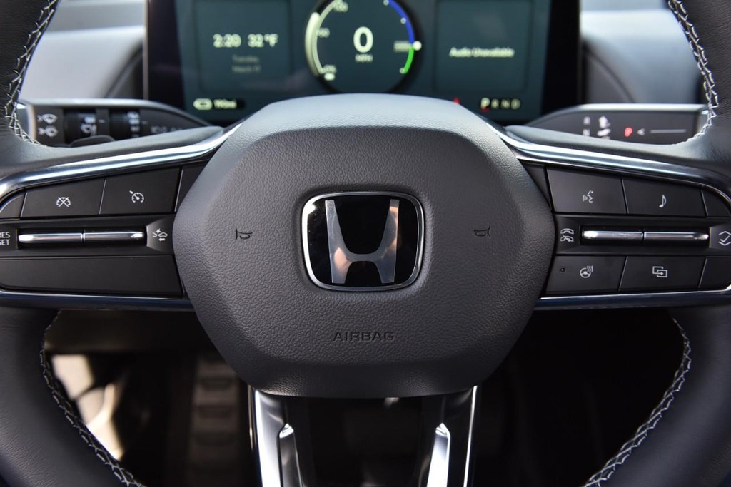 Honda Prologue Vehicle Image 21