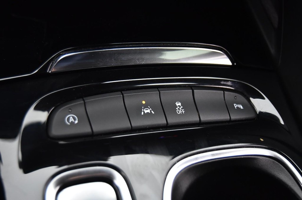 Buick Envision Vehicle Full-screen Gallery Image 15