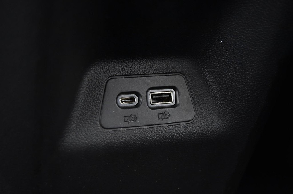 Buick Envision Vehicle Full-screen Gallery Image 22