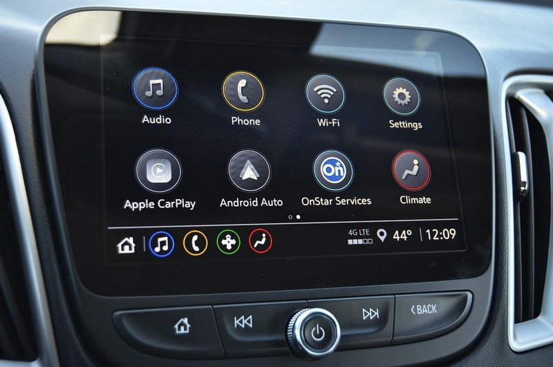 Chevrolet Malibu Vehicle Full-screen Gallery Image 12