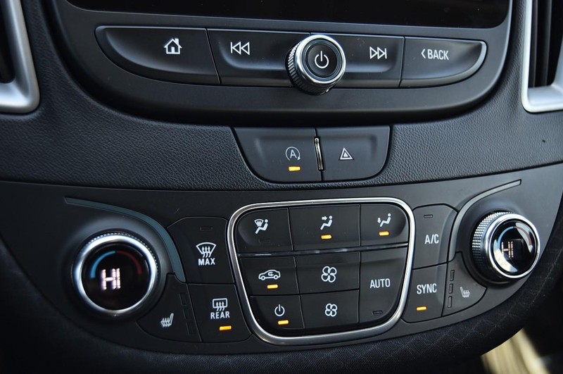 Chevrolet Malibu Vehicle Full-screen Gallery Image 13