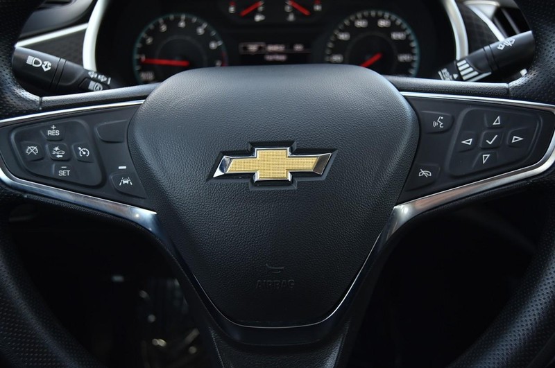 Chevrolet Malibu Vehicle Full-screen Gallery Image 16