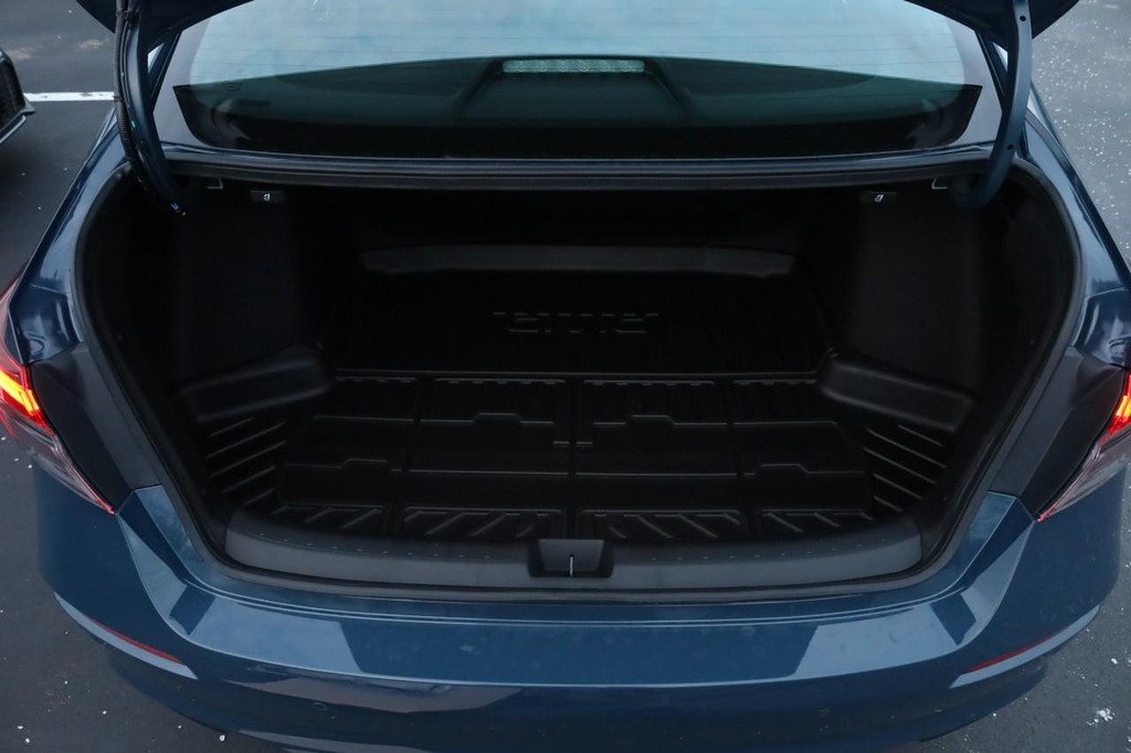 Honda Civic Sedan Hybrid Vehicle Image 07