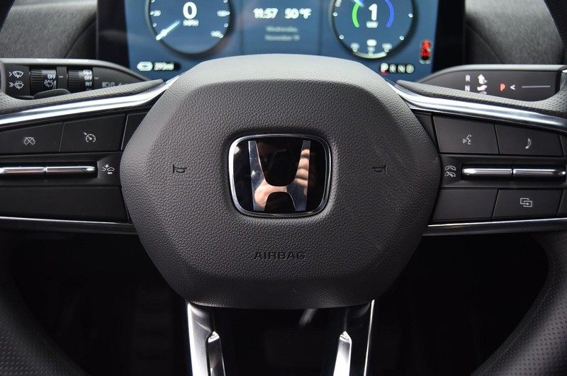 Honda Prologue Vehicle Image 17