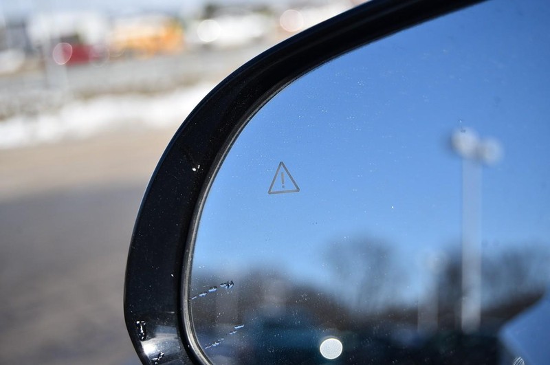 Hyundai Santa Fe Vehicle Image 09