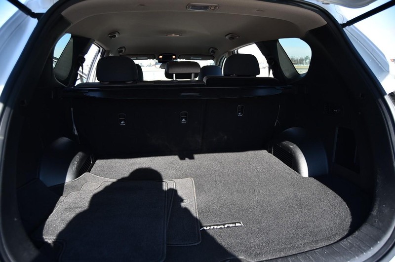 Hyundai Santa Fe Vehicle Image 23