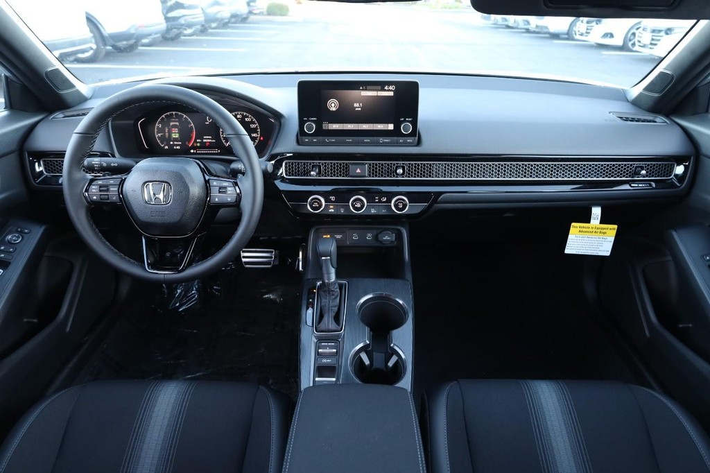 Honda Civic Hatchback Vehicle Image 21