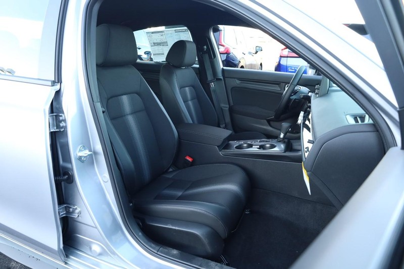 Honda Civic Hatchback Vehicle Image 23