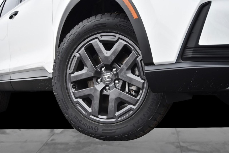 Honda CR-V Hybrid Vehicle Image 03