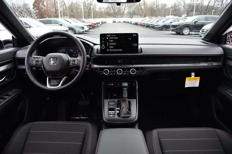 Honda CR-V Hybrid Vehicle Image 07