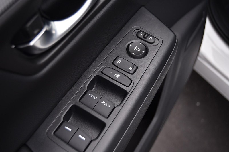 Honda CR-V Hybrid Vehicle Image 08