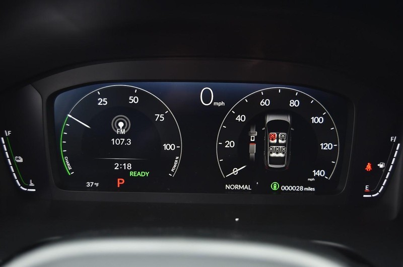 Honda CR-V Hybrid Vehicle Image 11