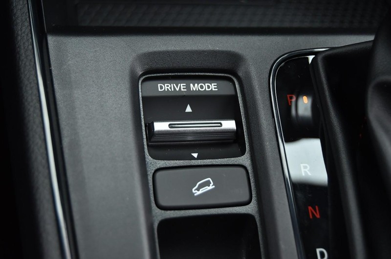 Honda CR-V Hybrid Vehicle Image 18