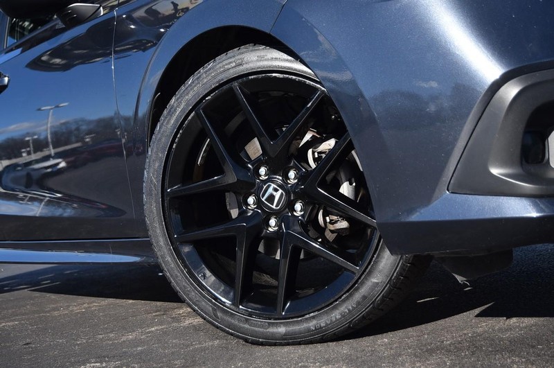 Honda Civic Sedan Vehicle Image 03