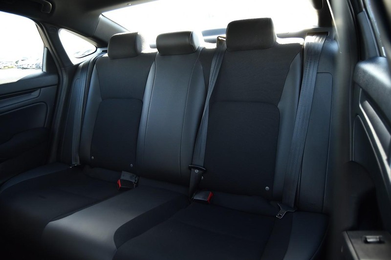 Honda Civic Sedan Vehicle Image 22