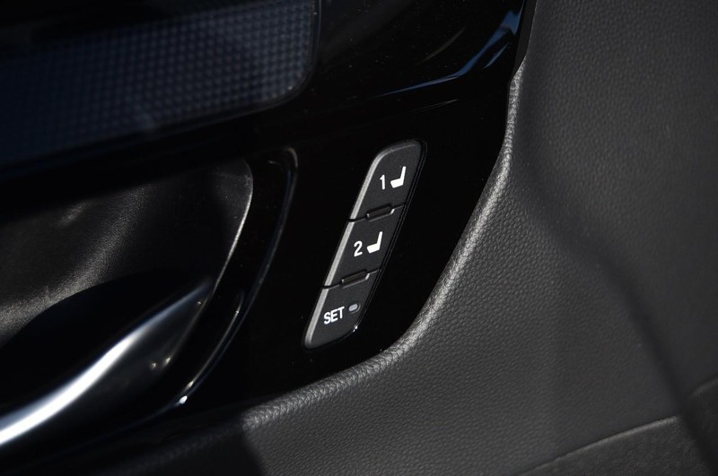 Honda CR-V Vehicle Image 09