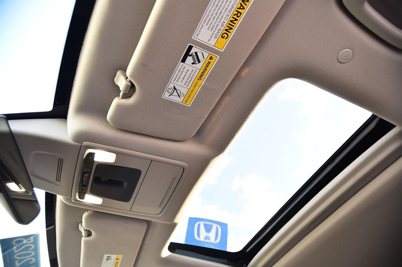 Honda CR-V Vehicle Image 24