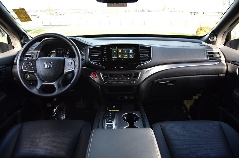 Honda Passport Vehicle Full-screen Gallery Image 7