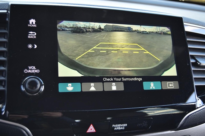 Honda Passport Vehicle Full-screen Gallery Image 14