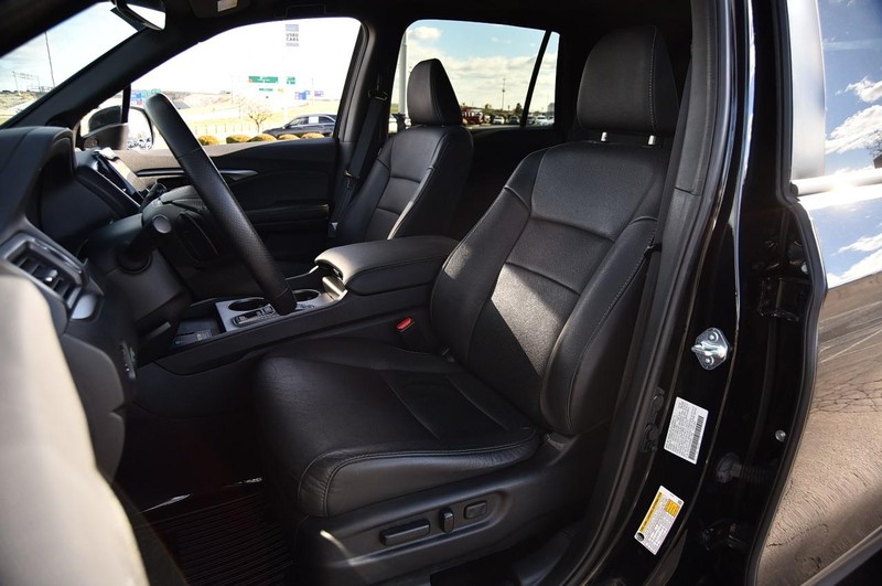 Honda Passport Vehicle Full-screen Gallery Image 24