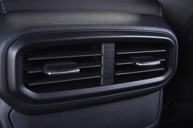 Honda Passport Vehicle Full-screen Gallery Image 28