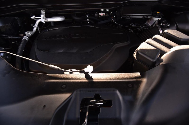 Honda Passport Vehicle Full-screen Gallery Image 32