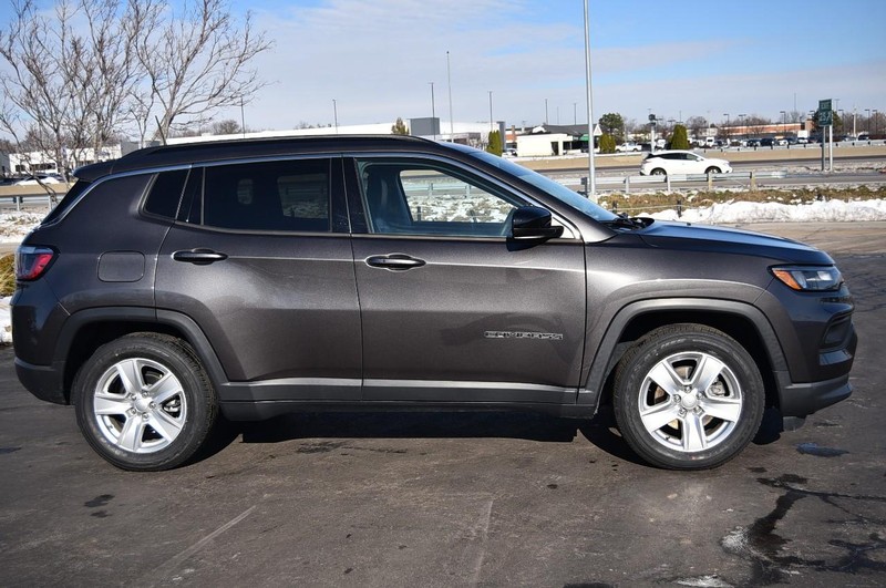 Jeep Compass Vehicle Full-screen Gallery Image 5