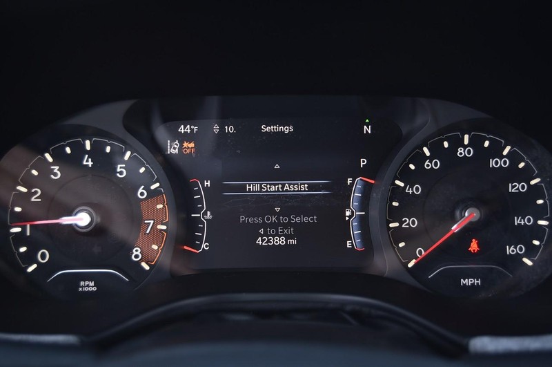 Jeep Compass Vehicle Full-screen Gallery Image 12