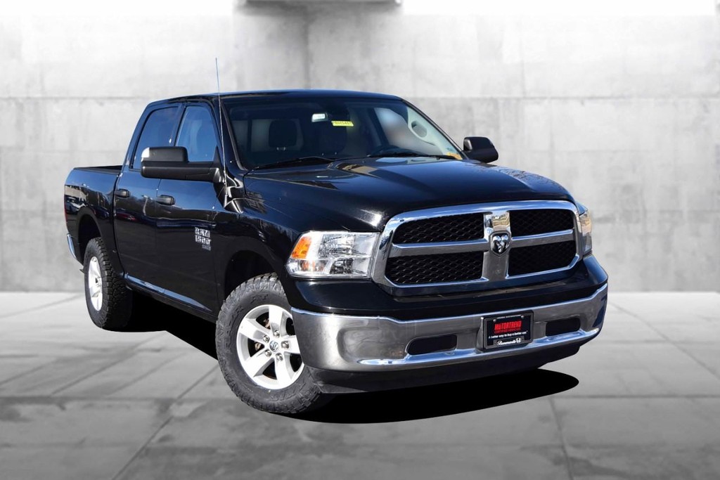 Ram 1500 Classic Vehicle Full-screen Gallery Image 2