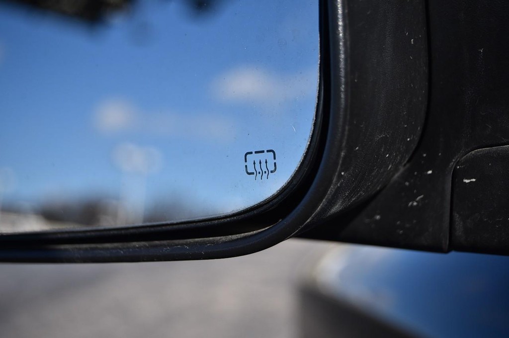 Ram 1500 Classic Vehicle Full-screen Gallery Image 10