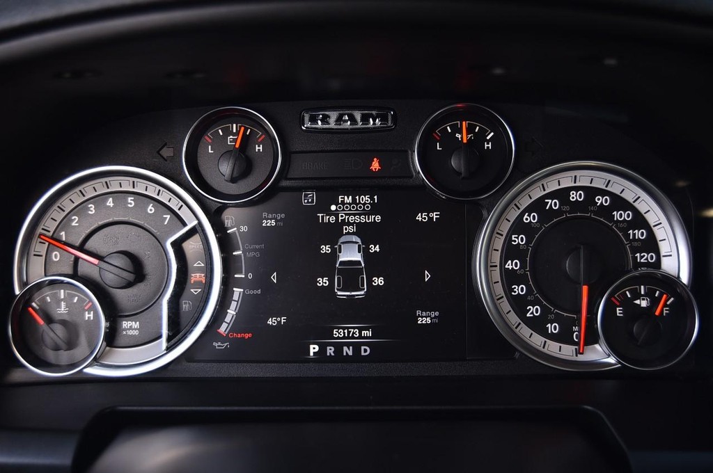 Ram 1500 Classic Vehicle Full-screen Gallery Image 12