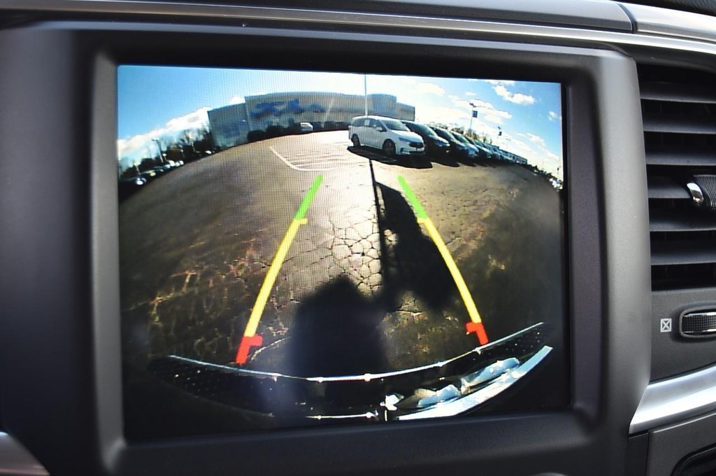 Ram 1500 Classic Vehicle Full-screen Gallery Image 13