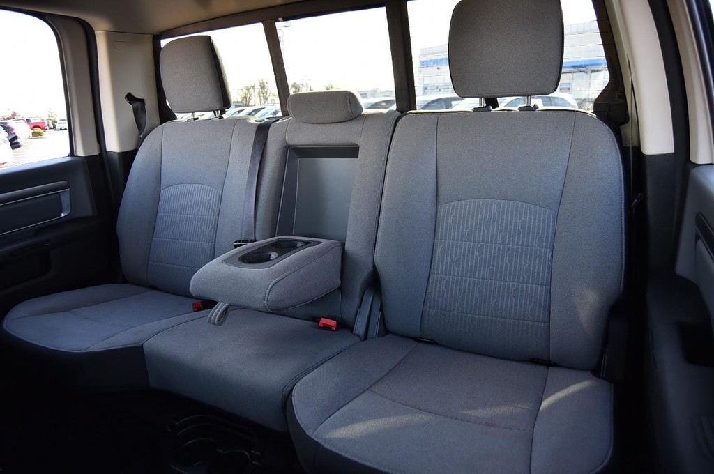 Ram 1500 Classic Vehicle Full-screen Gallery Image 22