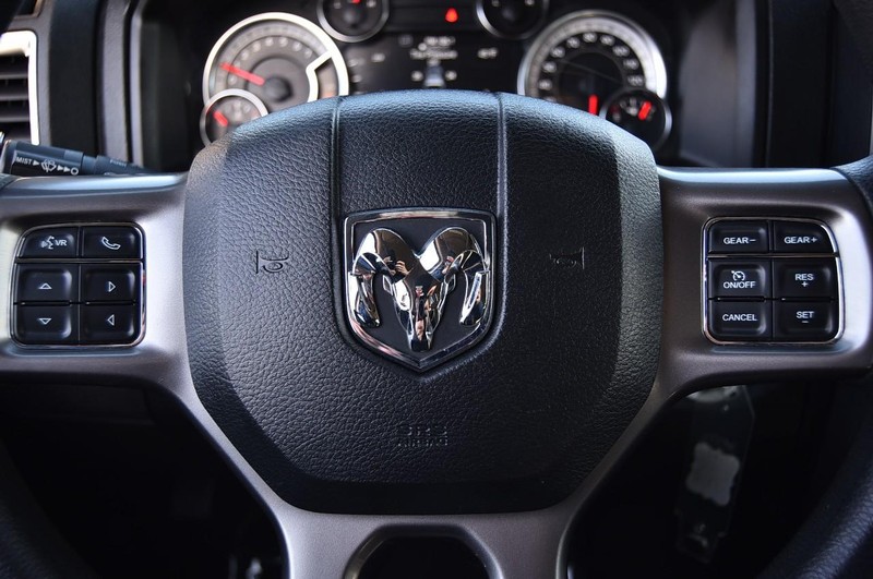 Ram 1500 Classic Vehicle Image 19