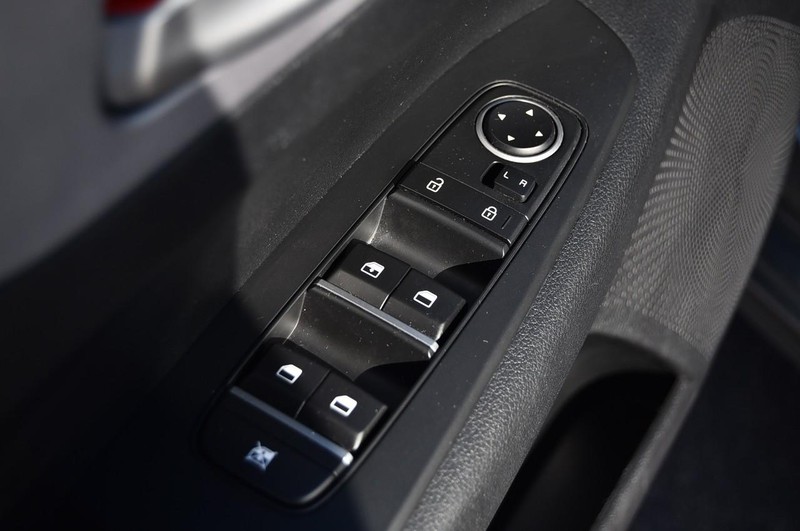 Kia Forte Vehicle Full-screen Gallery Image 8