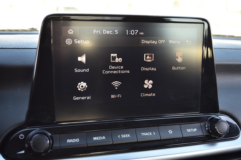 Kia Forte Vehicle Full-screen Gallery Image 12