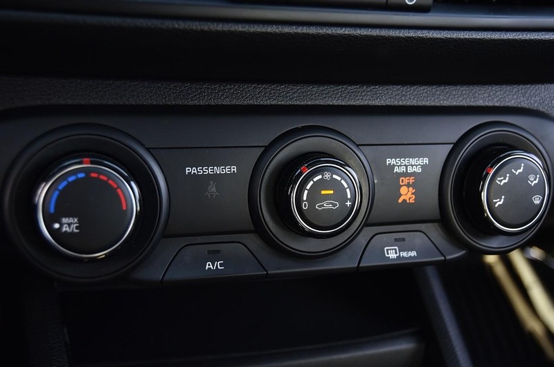 Kia Forte Vehicle Full-screen Gallery Image 13