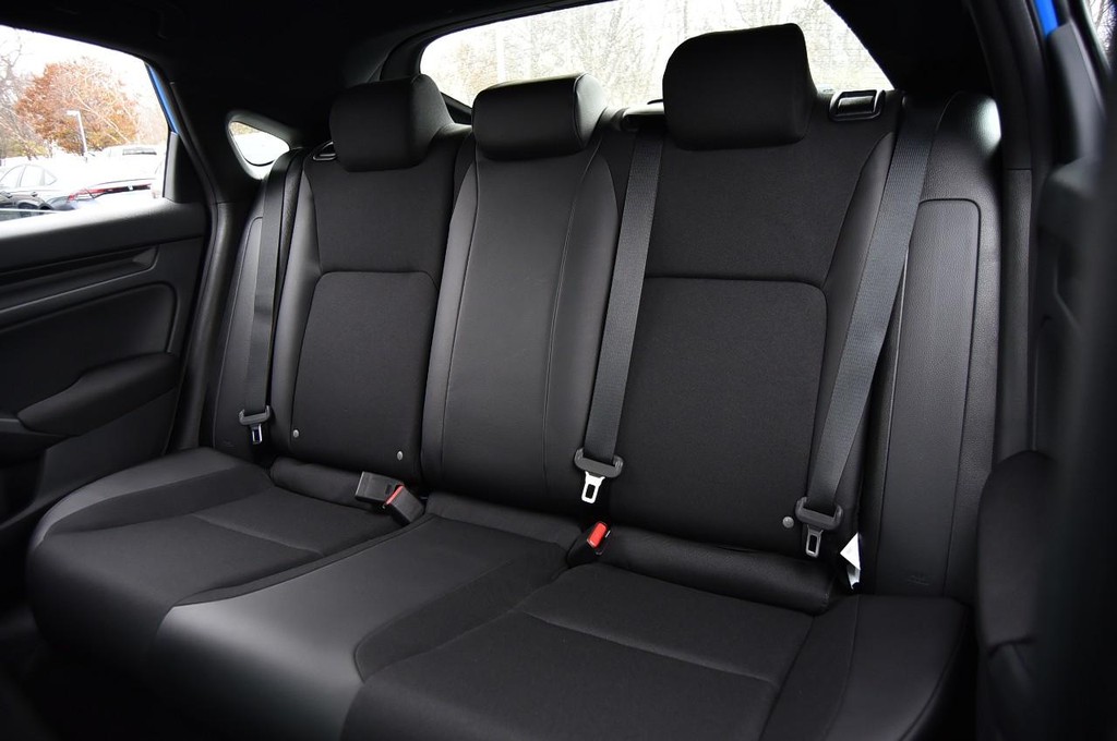 Honda Civic Hatchback Vehicle Full-screen Gallery Image 22