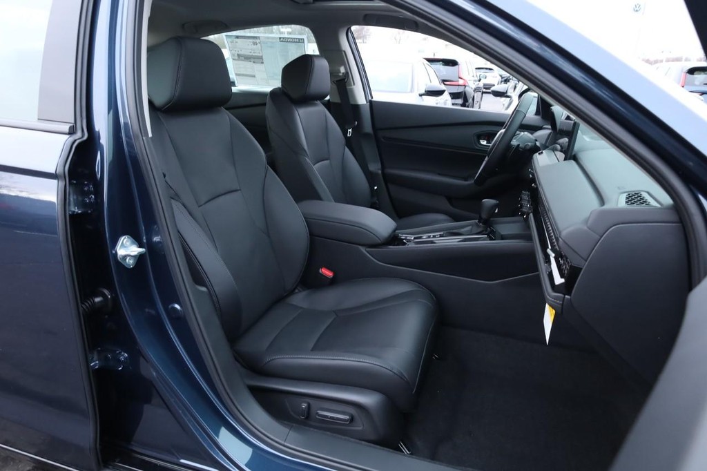 Honda Accord Hybrid Vehicle Full-screen Gallery Image 25