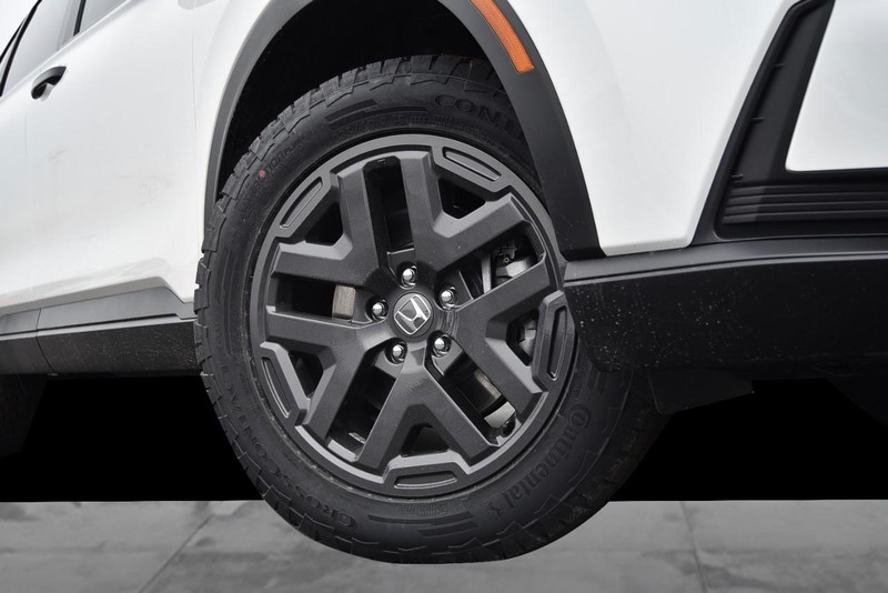 Honda CR-V Hybrid Vehicle Image 03