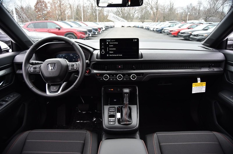 Honda CR-V Hybrid Vehicle Image 07