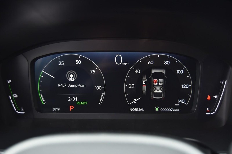 Honda CR-V Hybrid Vehicle Image 11