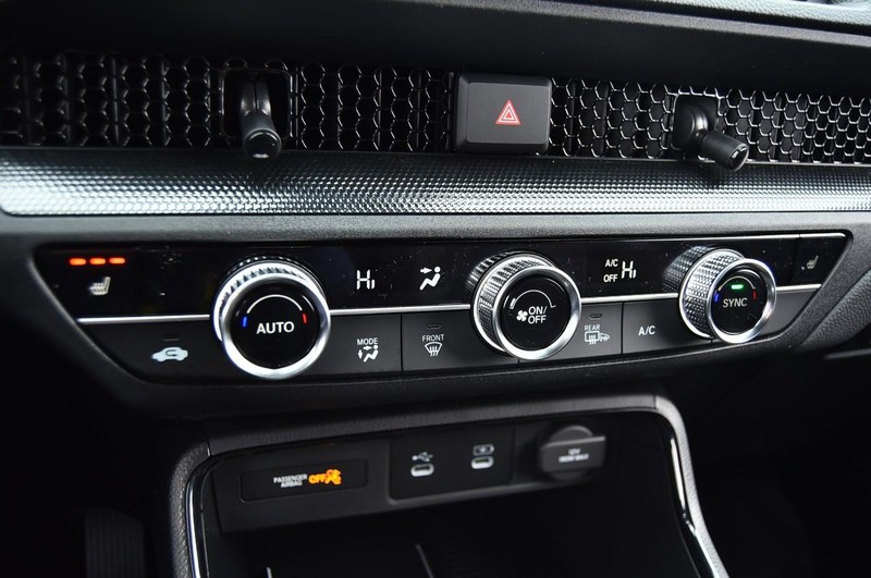 Honda CR-V Hybrid Vehicle Image 15