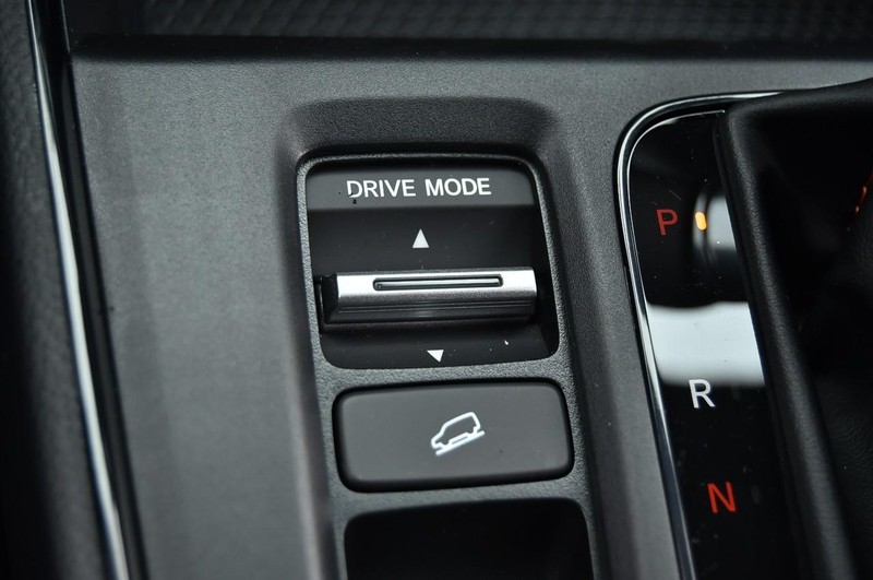 Honda CR-V Hybrid Vehicle Image 18