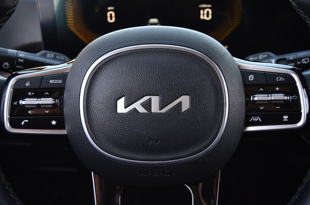 Kia Sorento Vehicle Full-screen Gallery Image 19
